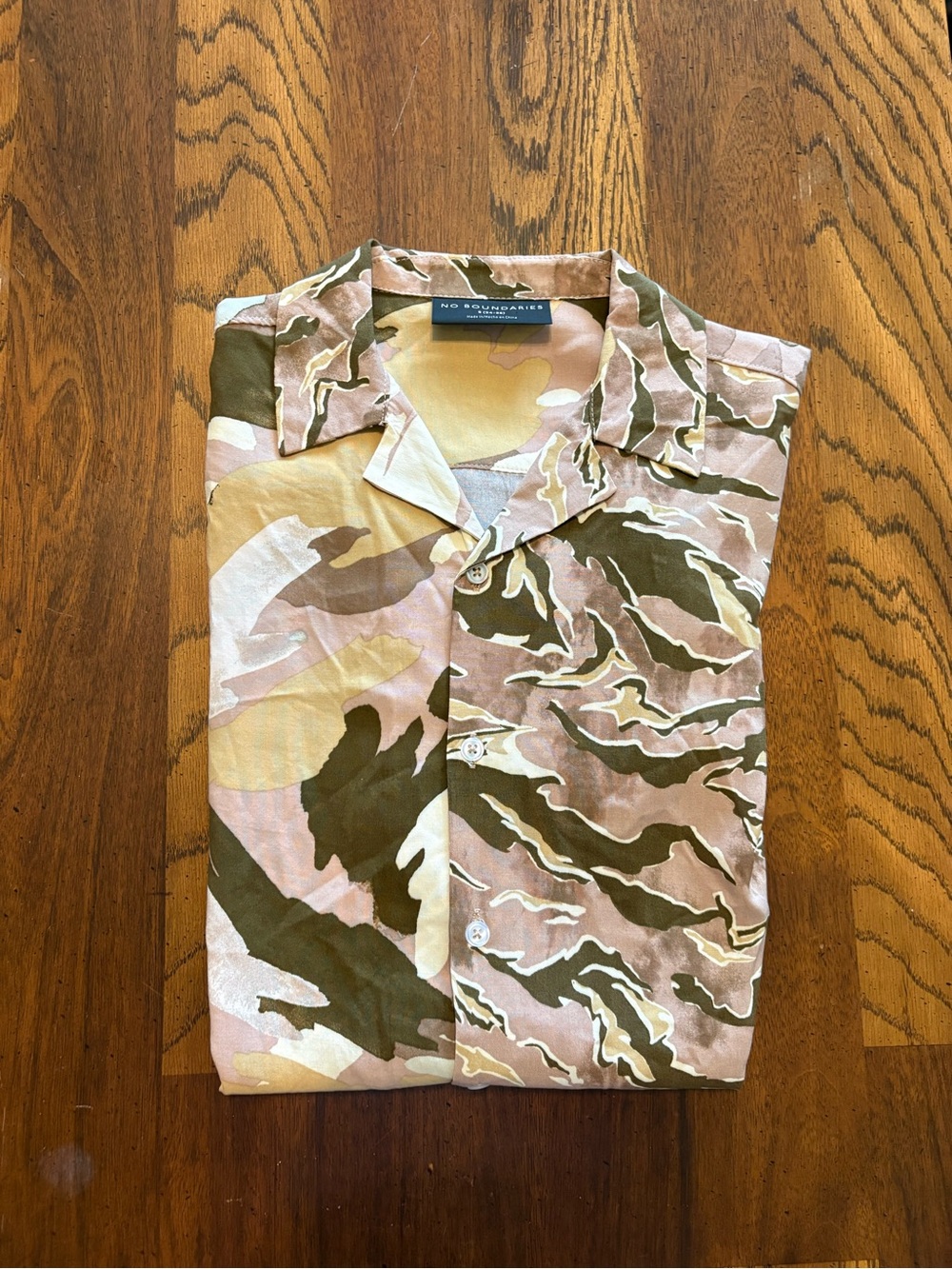 No Boundaries Men’s Pink & Olive Camo Short-Sleeve Button Shirt